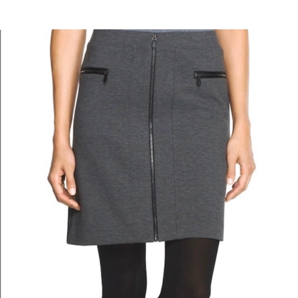 Elegant Grey Zipper Skirt with pockets!